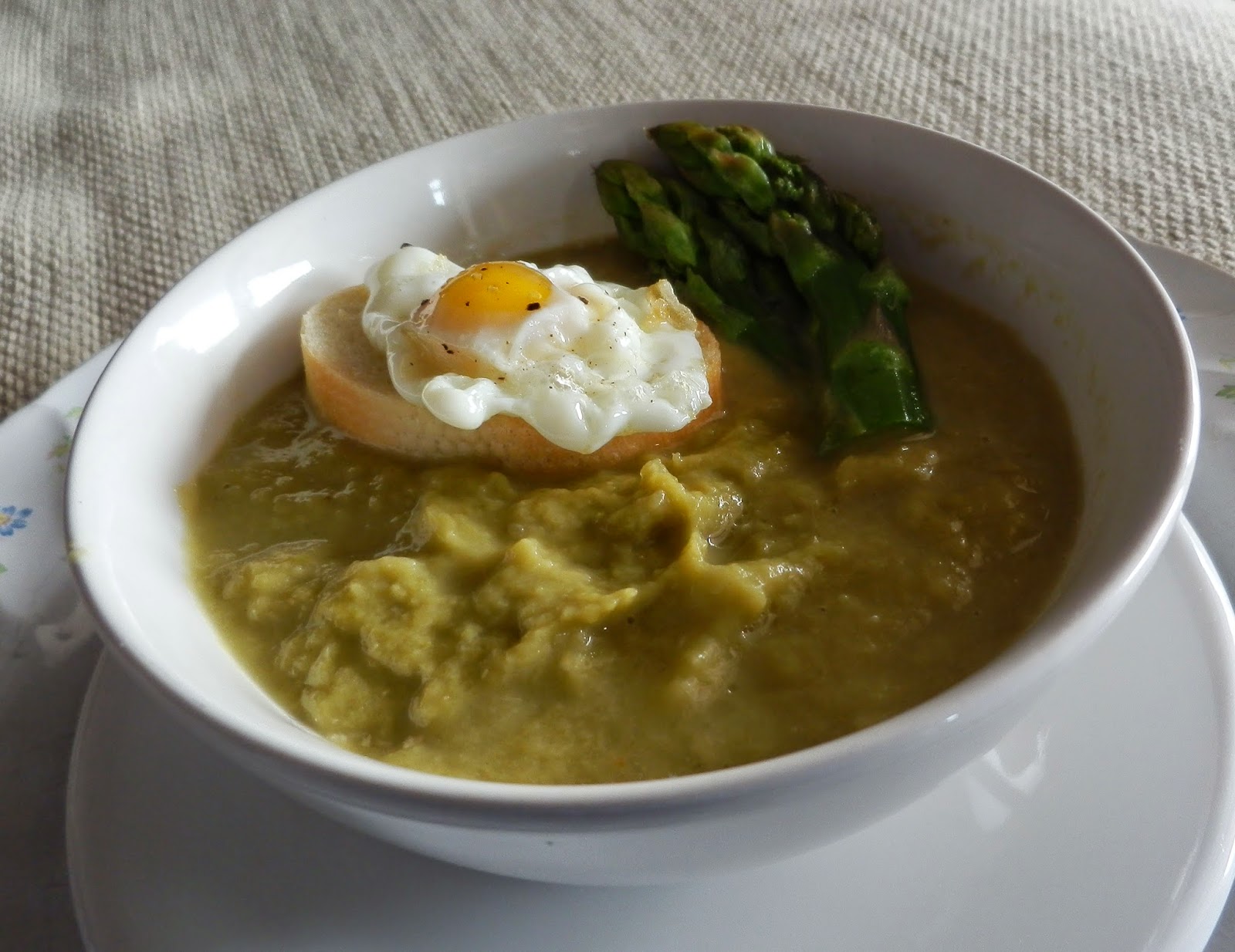 Italian food and lifestyle La cucina di Roberta Asparagus soup with