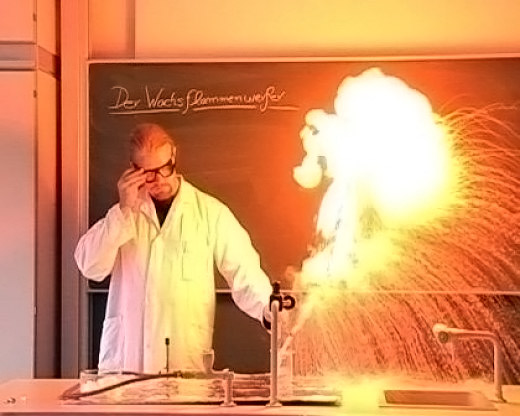 kimyasal_deney_patlama.jpg