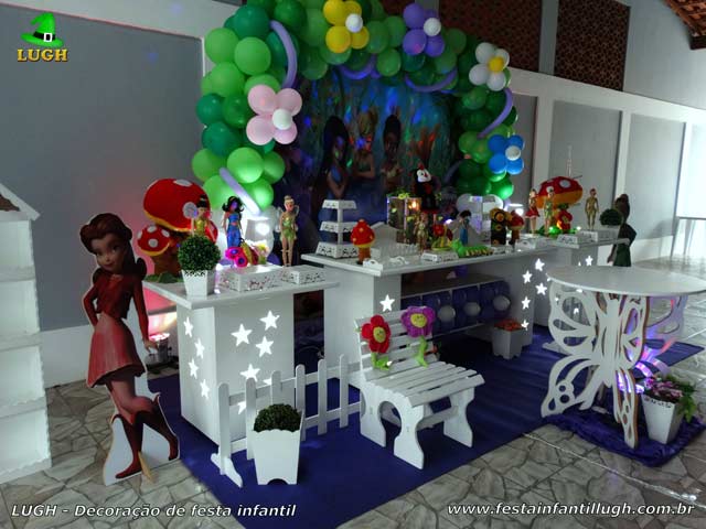 Decoração de mesa temática Tinker Bell (Sininho) para festa de aniversário feminino