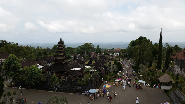 Pura Besakih (Bali - Indonesia) Pura Besakih (Bali - Indonesia)
