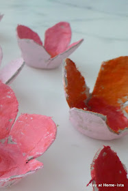 An easy craft for kids- use an egg crate to create cardboard flowers