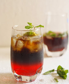 Coke,grenadine and ginger ale come together in the form of a delicious moktail. Add rum or ginger beer for a cocktail version