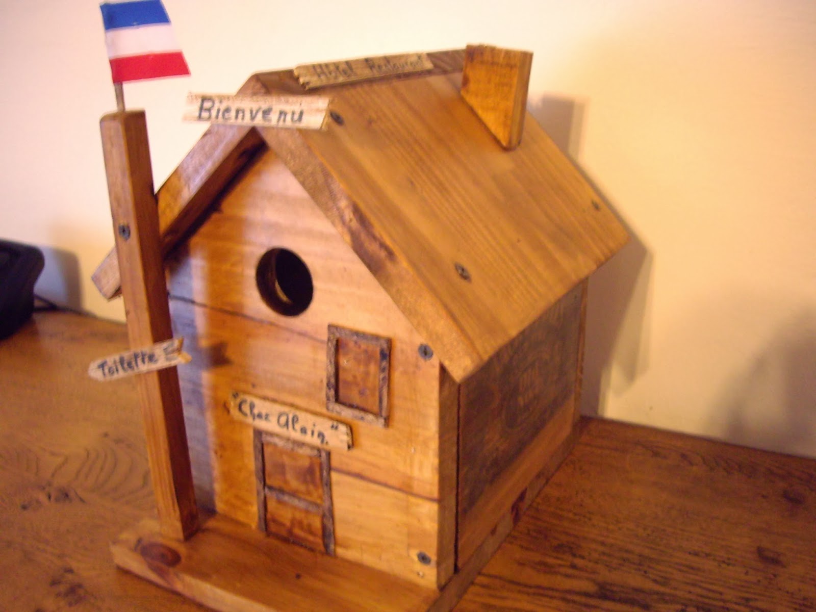 Objets déco, tutoriels et meubles en bois de palettes : février 2014