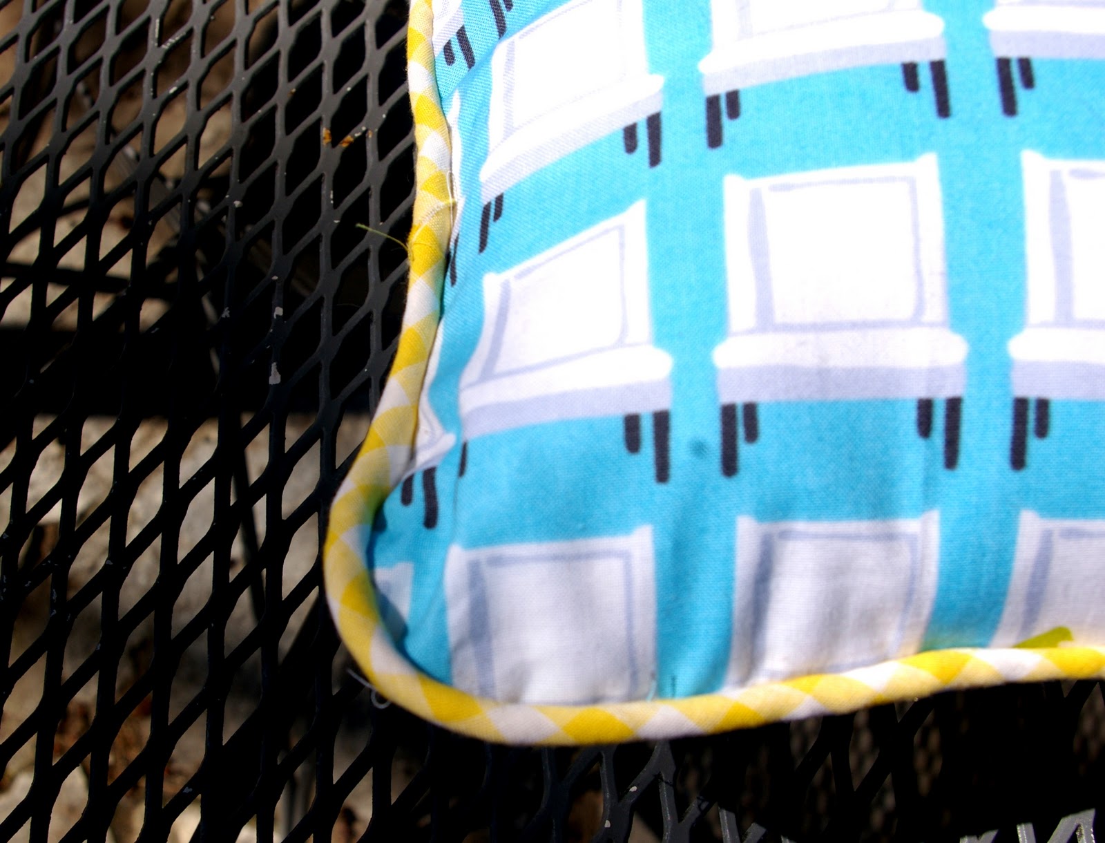 Eye Spy DIY! Pillow Cover Tutorial Part 1Piping
