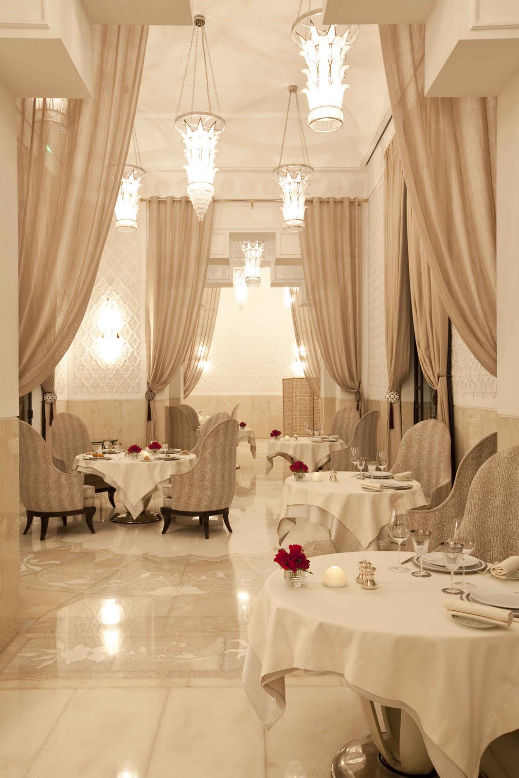 HÃtels de rÃve: royal mansour marrakech, bars & restaurants
