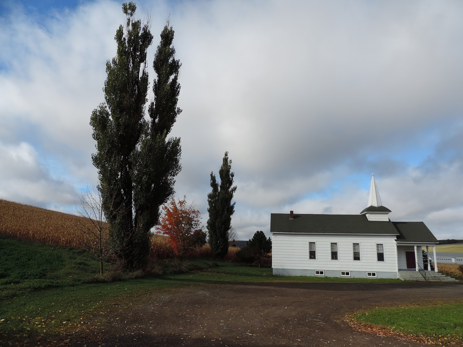 Travel with Kevin and Ruth! Walk around Gaspereau Valley, Nova Scotia