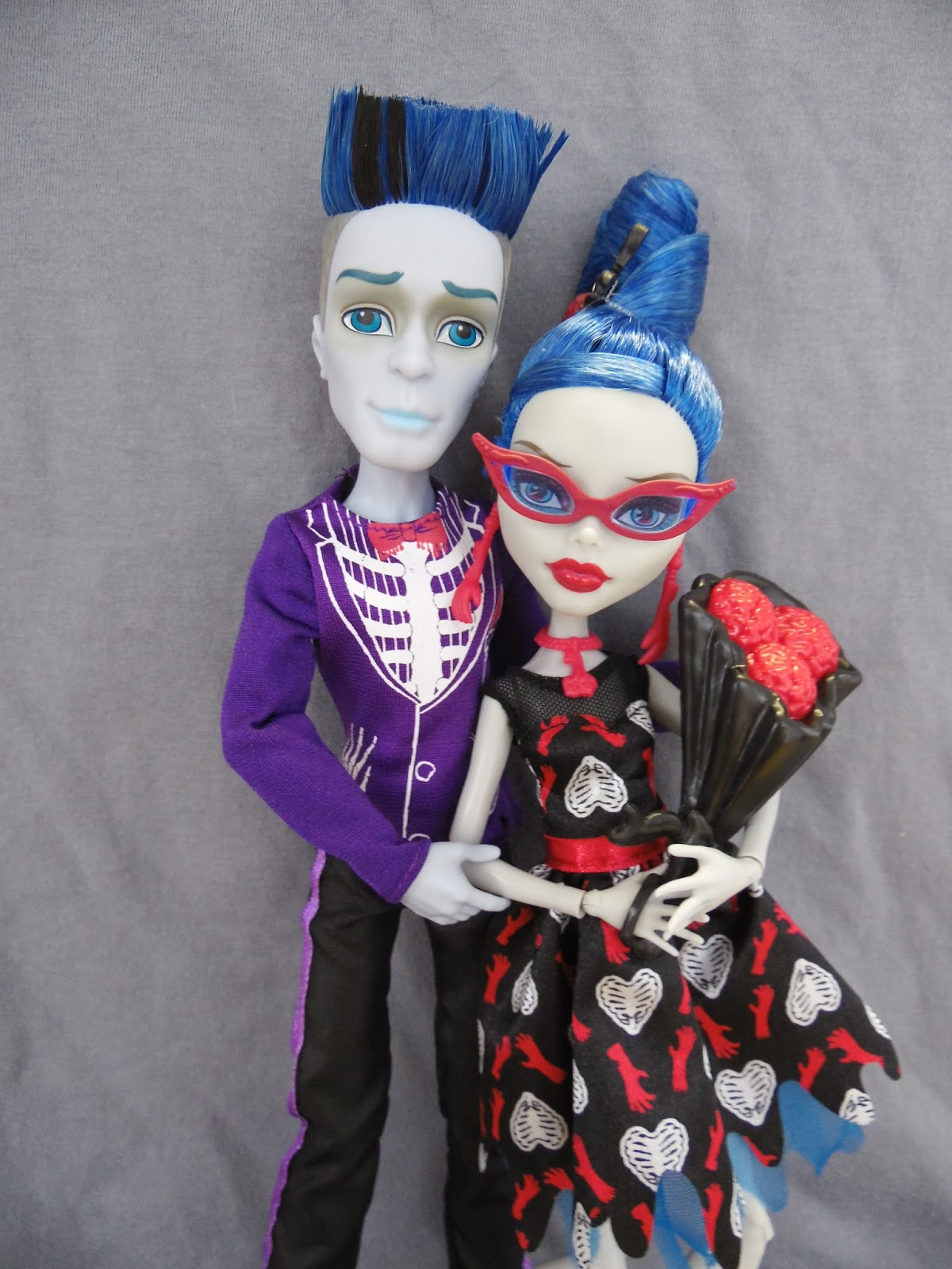 Christina Articulates: Love's Not Dead: Ghoulia Yelp and Sloman
