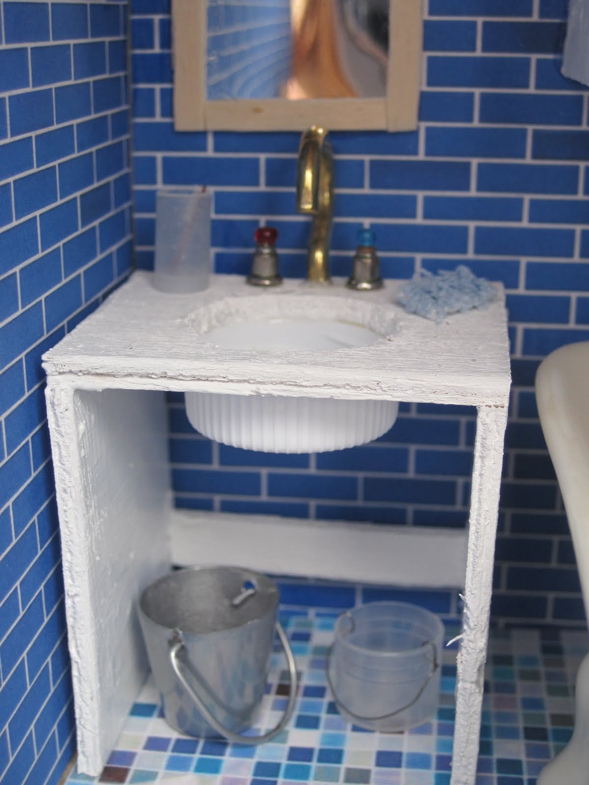 Dollhouses are cool. Bathroom sink