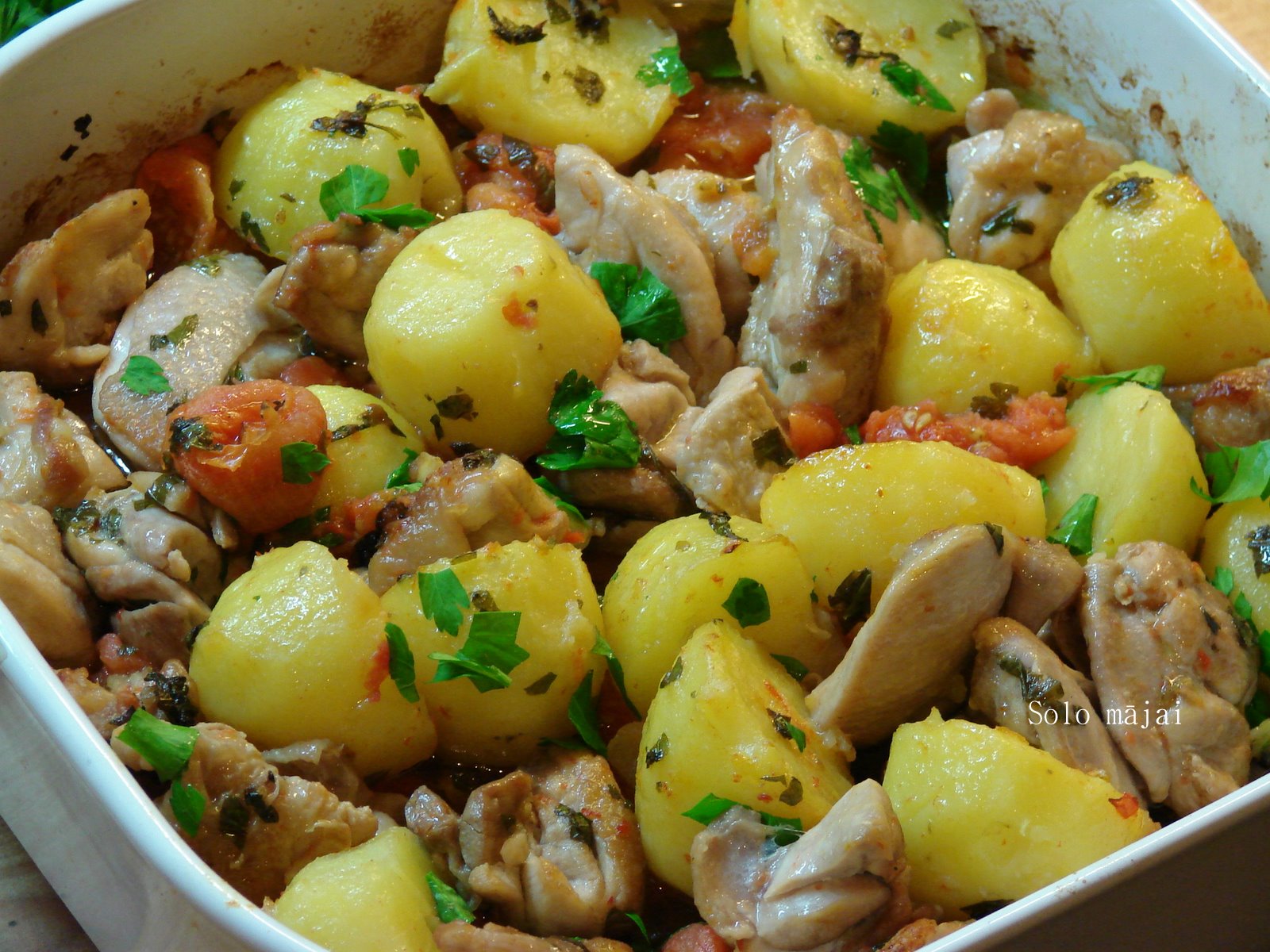 Жаркое с курицей и картошкой