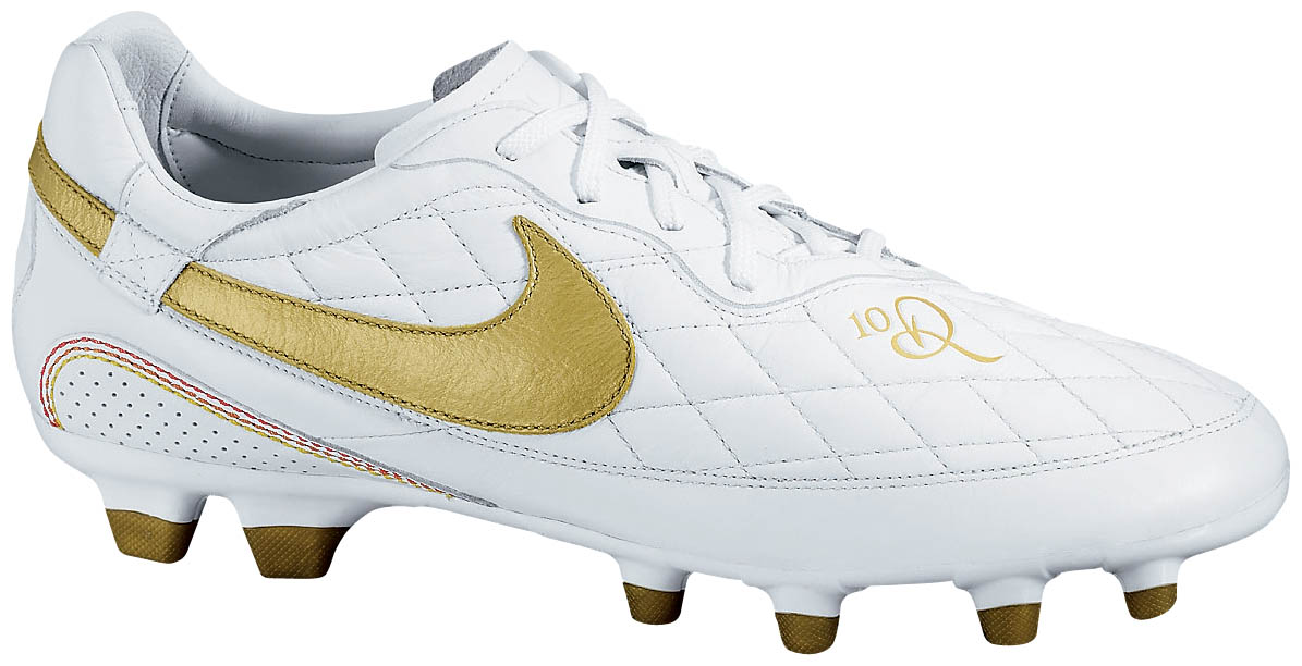 Leaked: Nike To Release Tiempo Legend Ronaldinho Boots - Footy Headlines