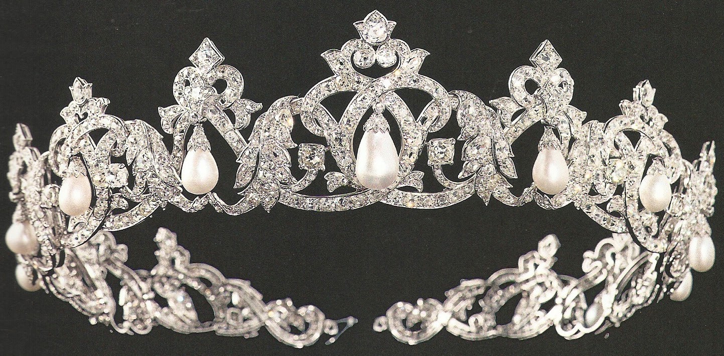 تيجان ملكية  امبراطورية فاخرة Pearl+Drop+Tiara+(1949)+by+Cartier+for+Princess+Charlotte+1