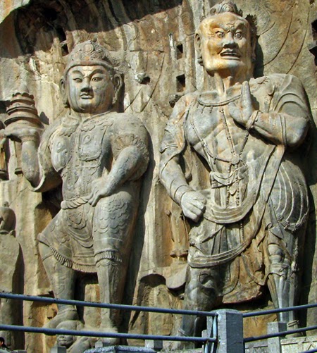 statues in Longmen Grottoes, China, Tang period, 675 years　