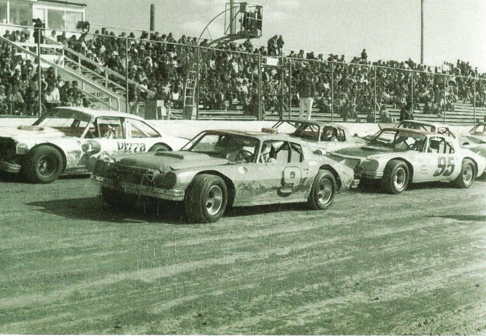 Midwest Racing Archives Sunset 1977 12 straight different winners