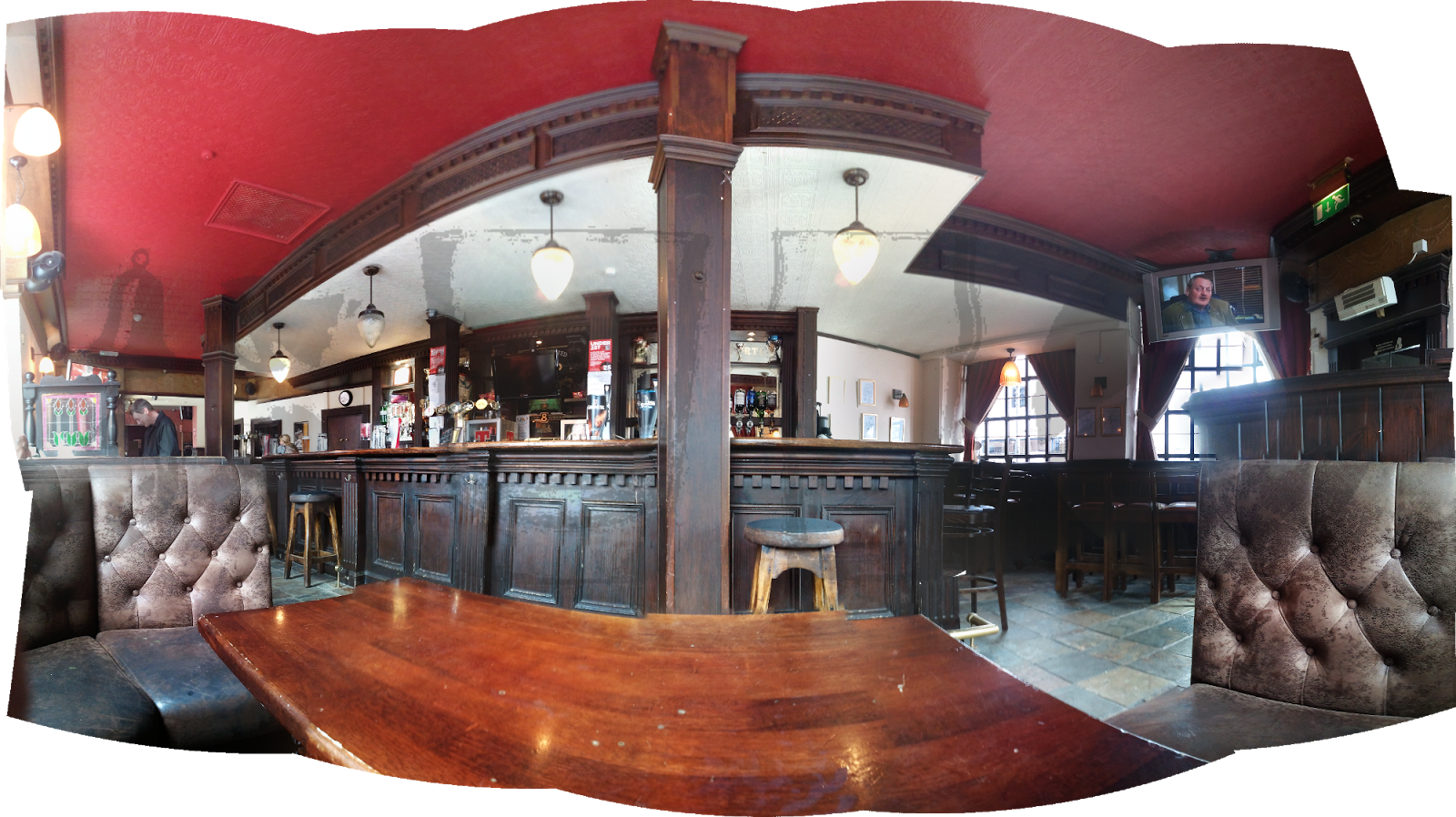 A Hauf Stop Woodside Inn