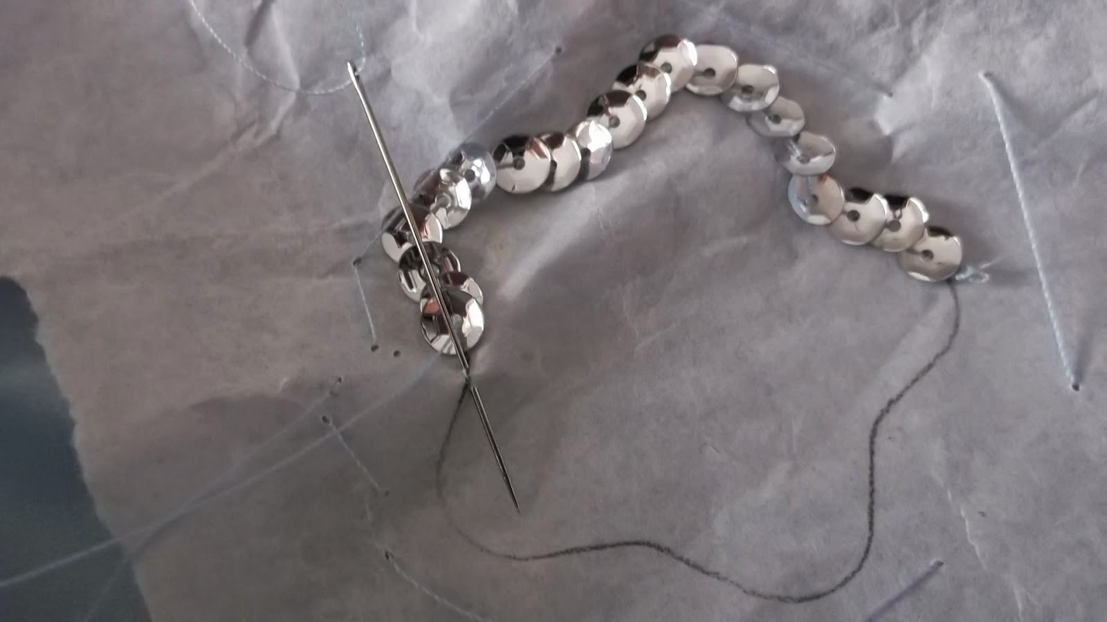 Rotolo Nastrino Paillettes 6mm - 100 Metri, Rosso, Per Craft, Costumi E Decorazioni - Foto 4