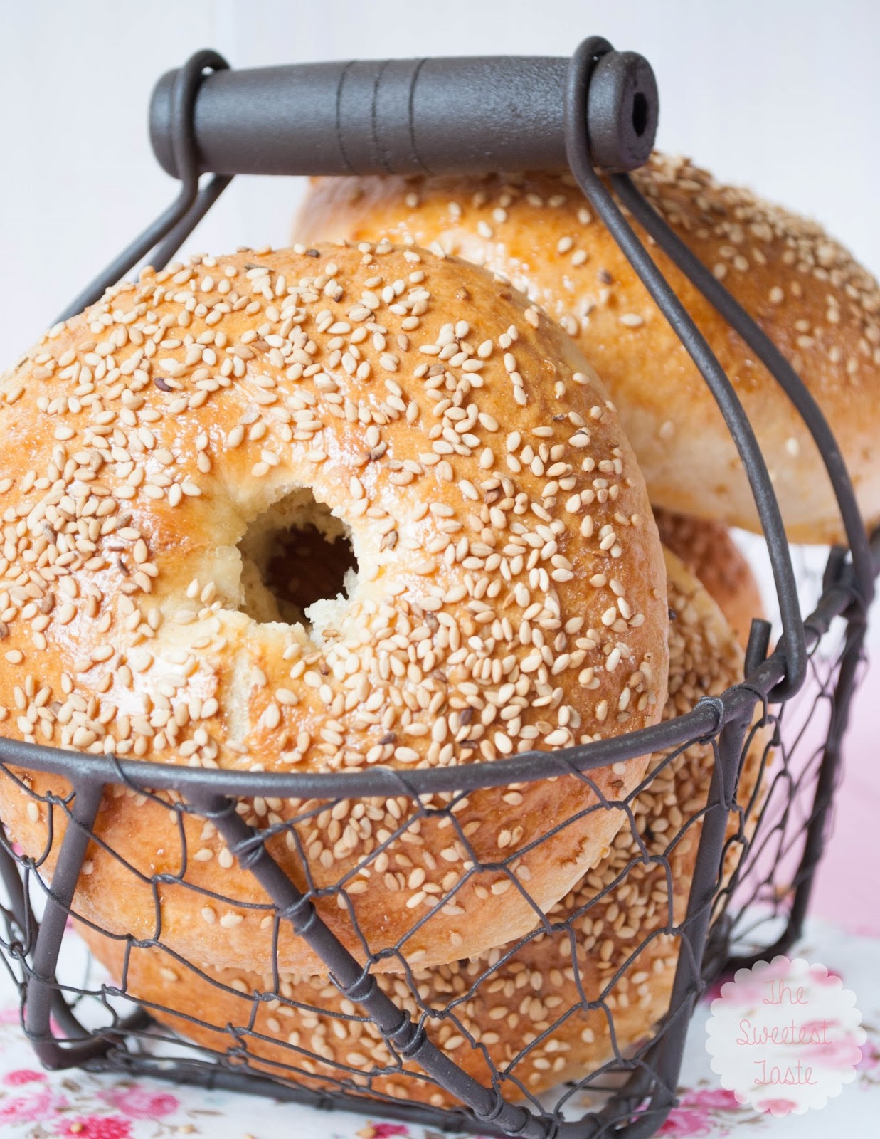 The Sweetest Taste Reto {Donuts vs. Bagels}