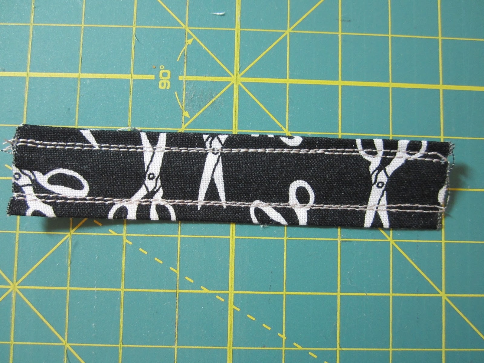 Quarter Incher Tutorial Adding a Detachable Strap