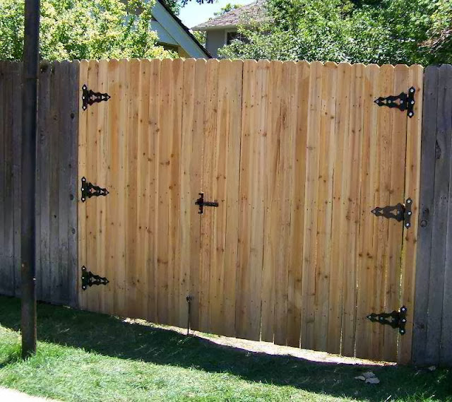 how to build a backyard fence