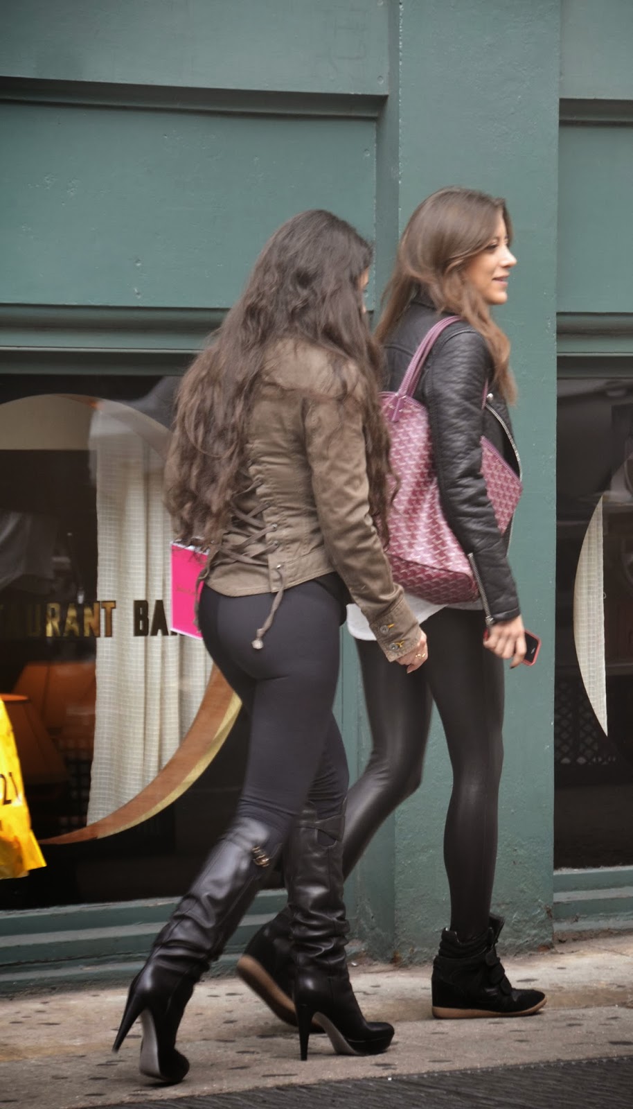 The Yearly Debate Can Leggings Be Worn as Pants? Unic Fashion