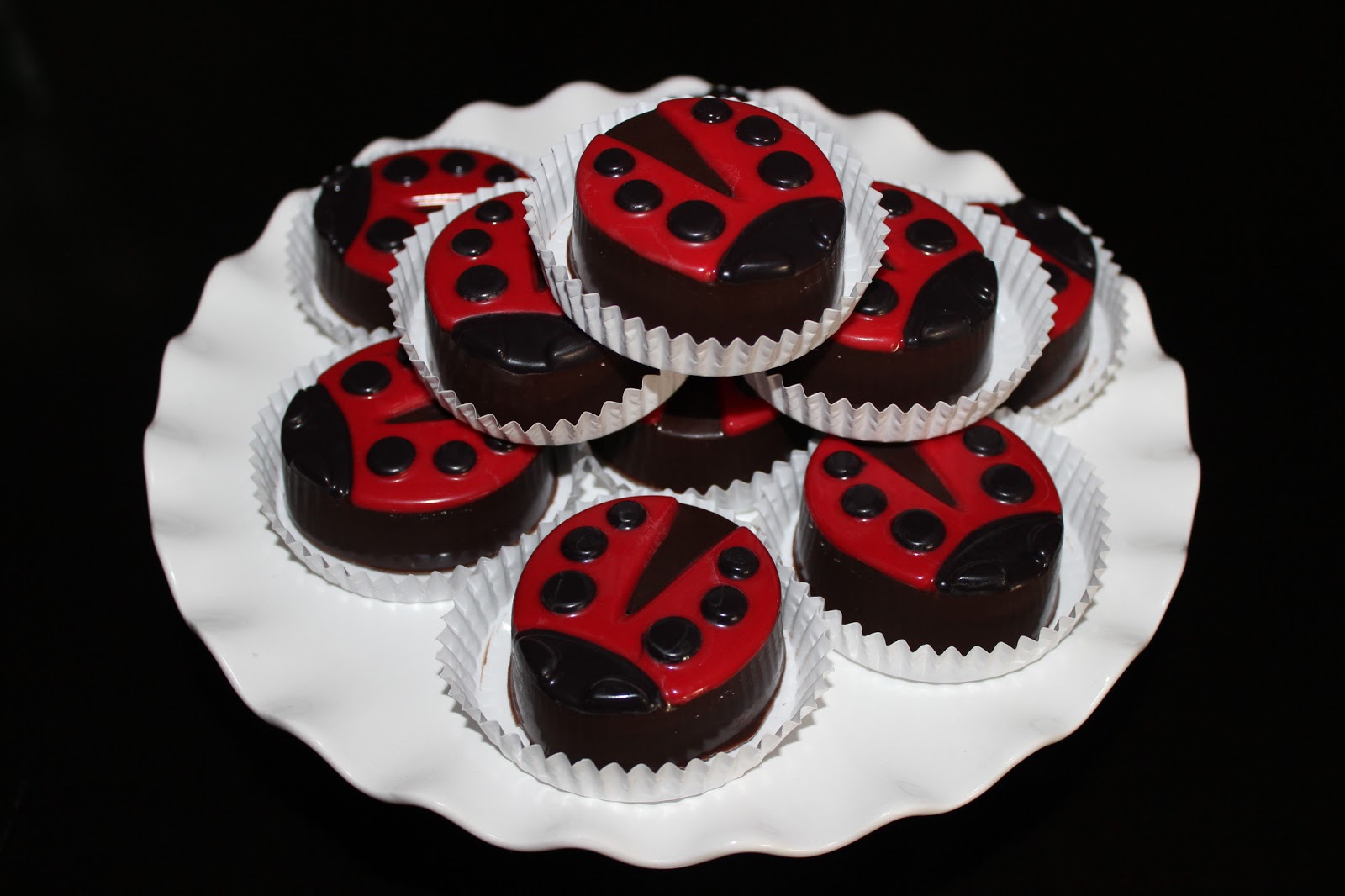 The Sugar Bee Bungalow {Party Bee} Packaging Chocolate Covered Oreos