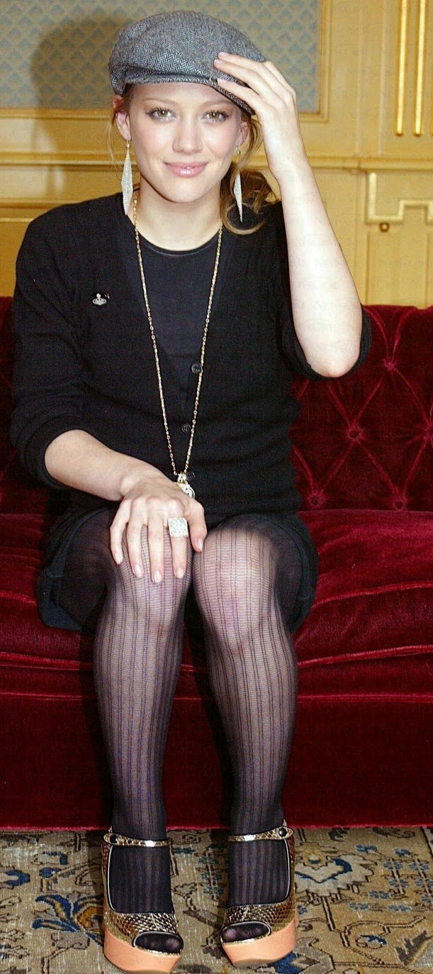 Celebrity Legs and Feet in Tights: Hilary Duff`s Legs and Feet in Tights 4