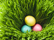 EasyScreen display three easter eggs in grass