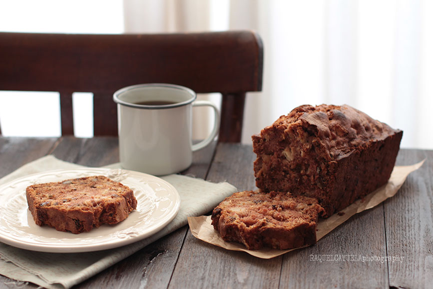 Raquel's Kitchen english version Apple, Walnut and Raisin Loaf Cake