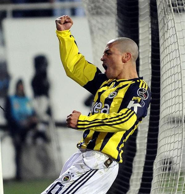 cubuklu forever siyah beyaz film gibisin koyup koyup izliyoruz