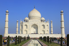 Symmetry in marble - Taj Mahal