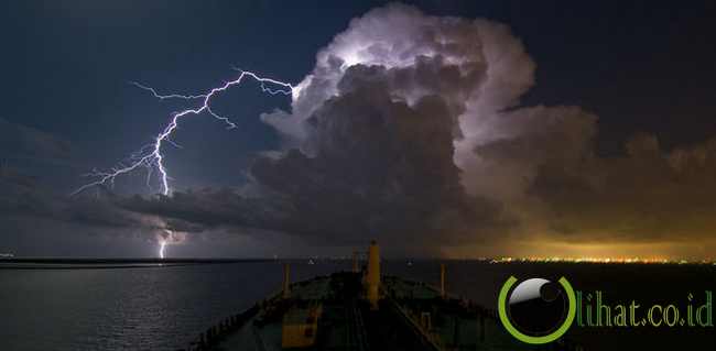 Petir Malam Hari Petir Malam Hari