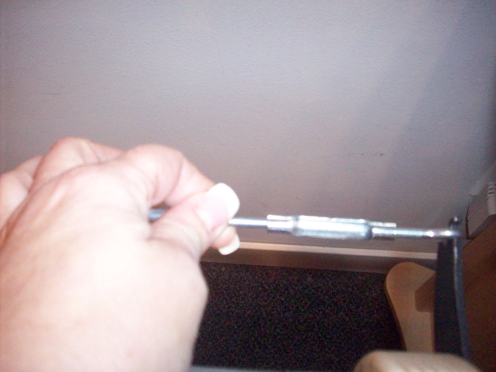 QBOT How to turn the turnbuckle tensioner on the drive wire