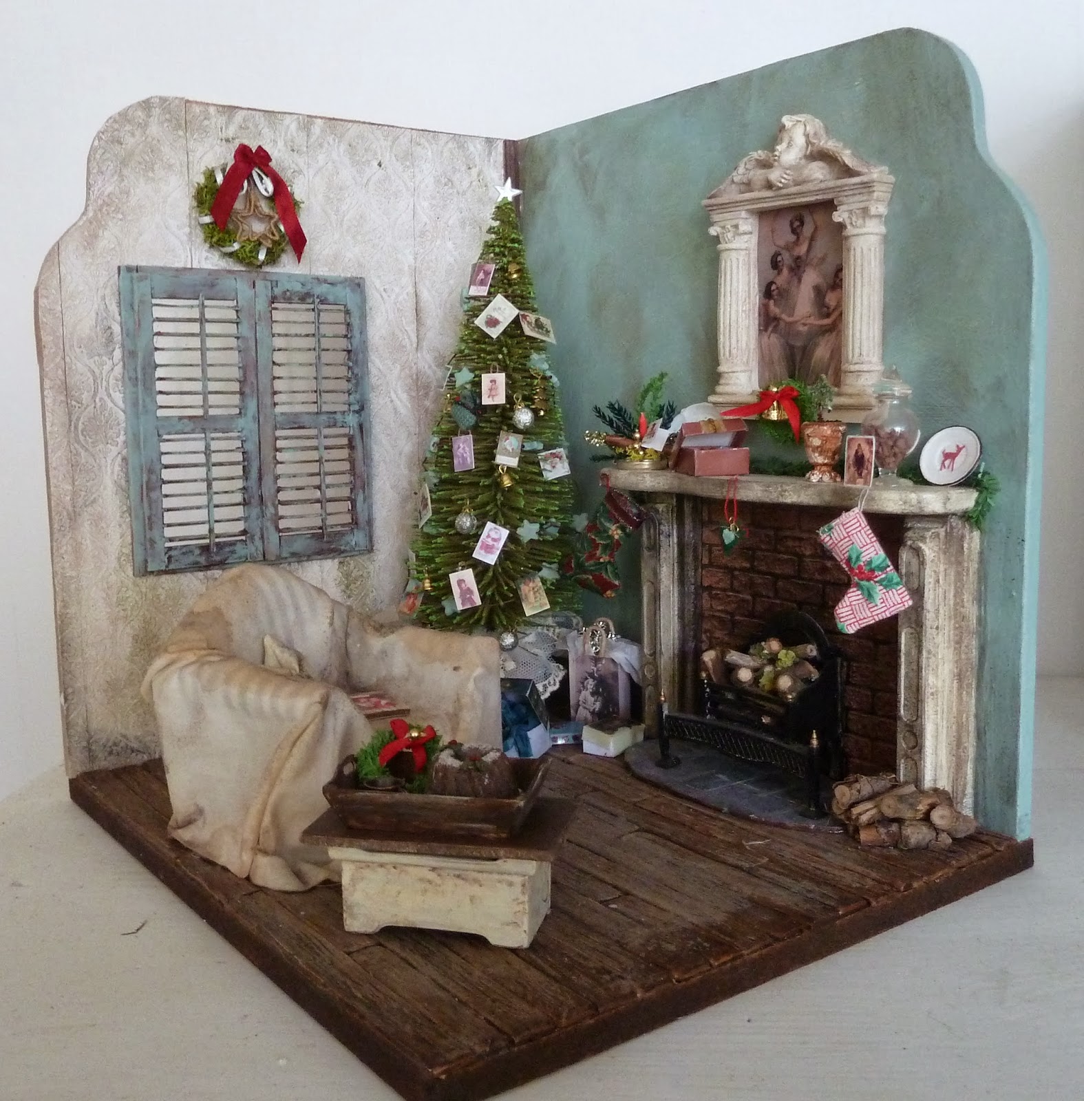lotjesdollshouse: For sale: workshop christmas