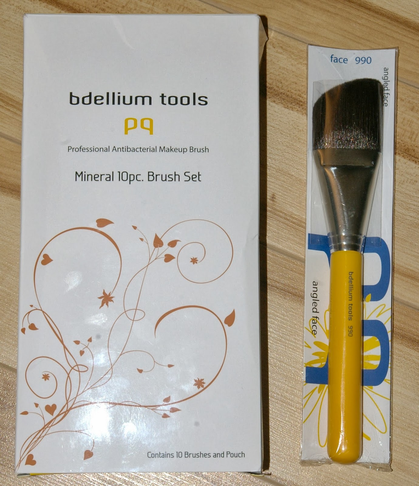 The Polish Jinx Bdellium Tools Makeup Brush Review