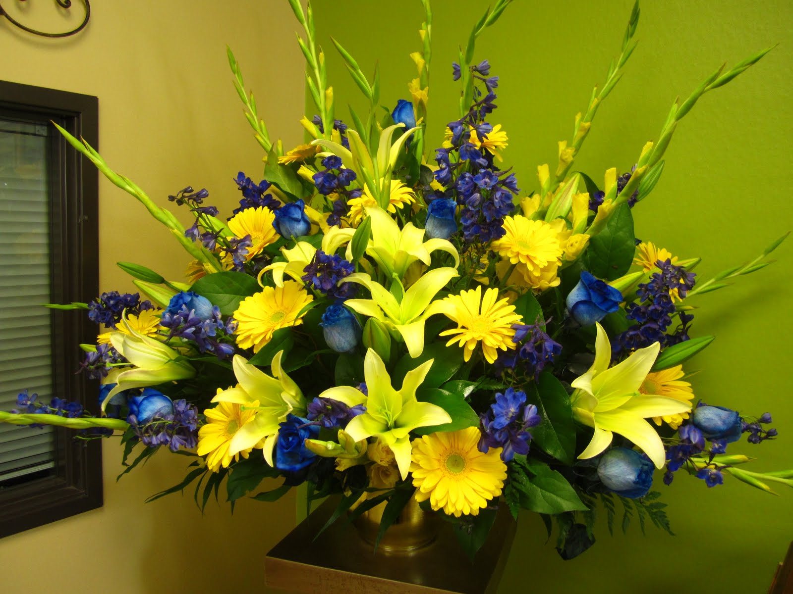 Bernardo's Flowers Channel Island High School Graduation