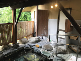 推薦日本伊豆住宿。Tatsuta Ryokan Izu 龍田日式溫泉旅館。除大眾池還有4個戶外湯屋、房內也可泡湯!