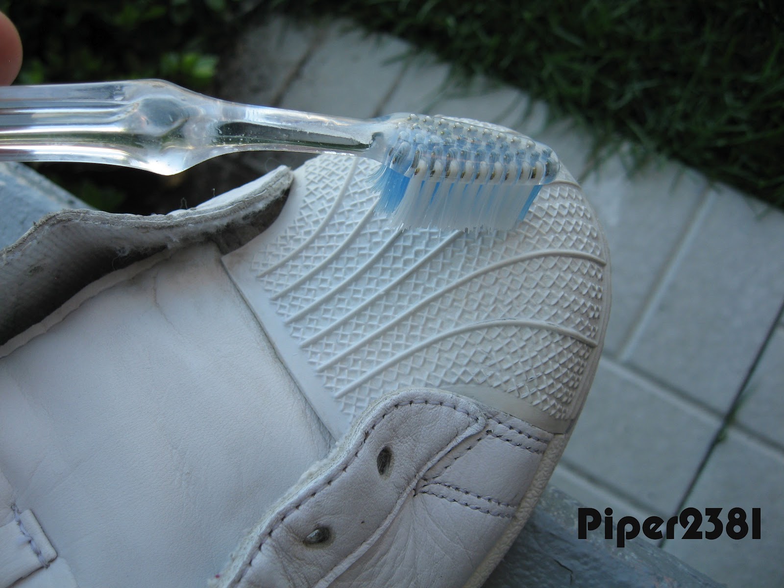Piper2381 Cleaning my sneakers Adidas Superstars