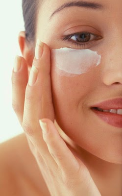 Urea benefits properties skincare ingredient skin care moisturizer moisurization hydration moisture