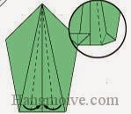 Bước 6: Bẻ, gấp hai cạnh lớp giấy trên cùng vào trong. Bước 6: Bẻ, gấp hai cạnh lớp giấy trên cùng vào trong.