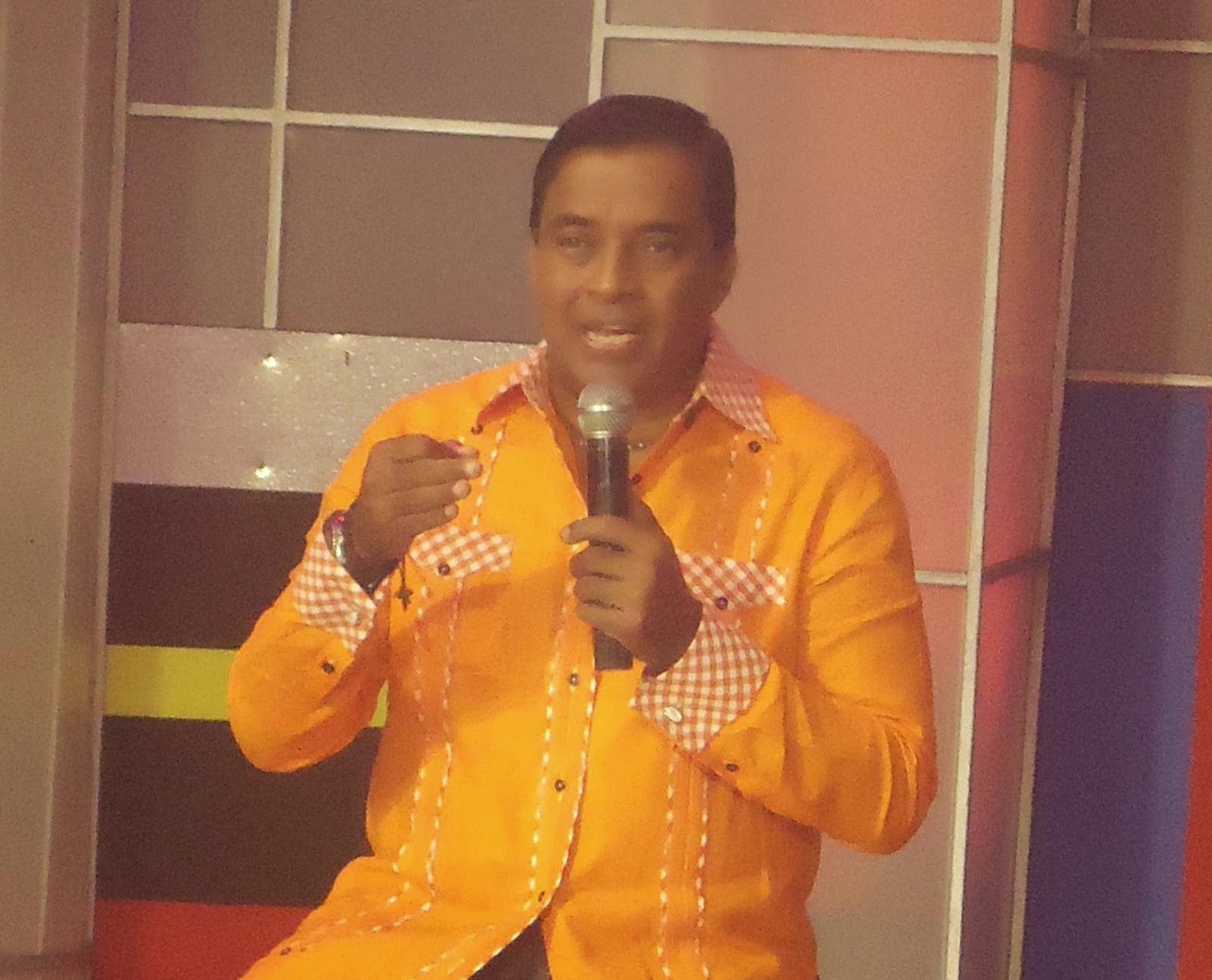 TestigoUno Roberto del Castillo sale de El Show del Mediodía