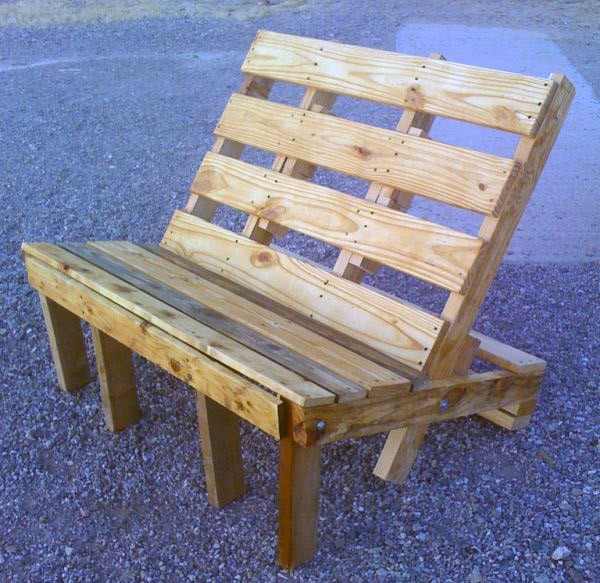 Benches Made From Wood Pallets