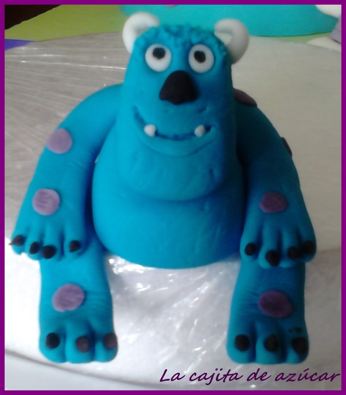 La cajita de azúcar Tarta Monstruos SA