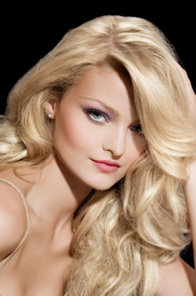 Blonde hair colors for pale skin
