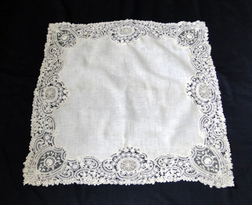 Buyer & Seller of Antique Lace, Fine Linens, Vintage Clothing, Haute
