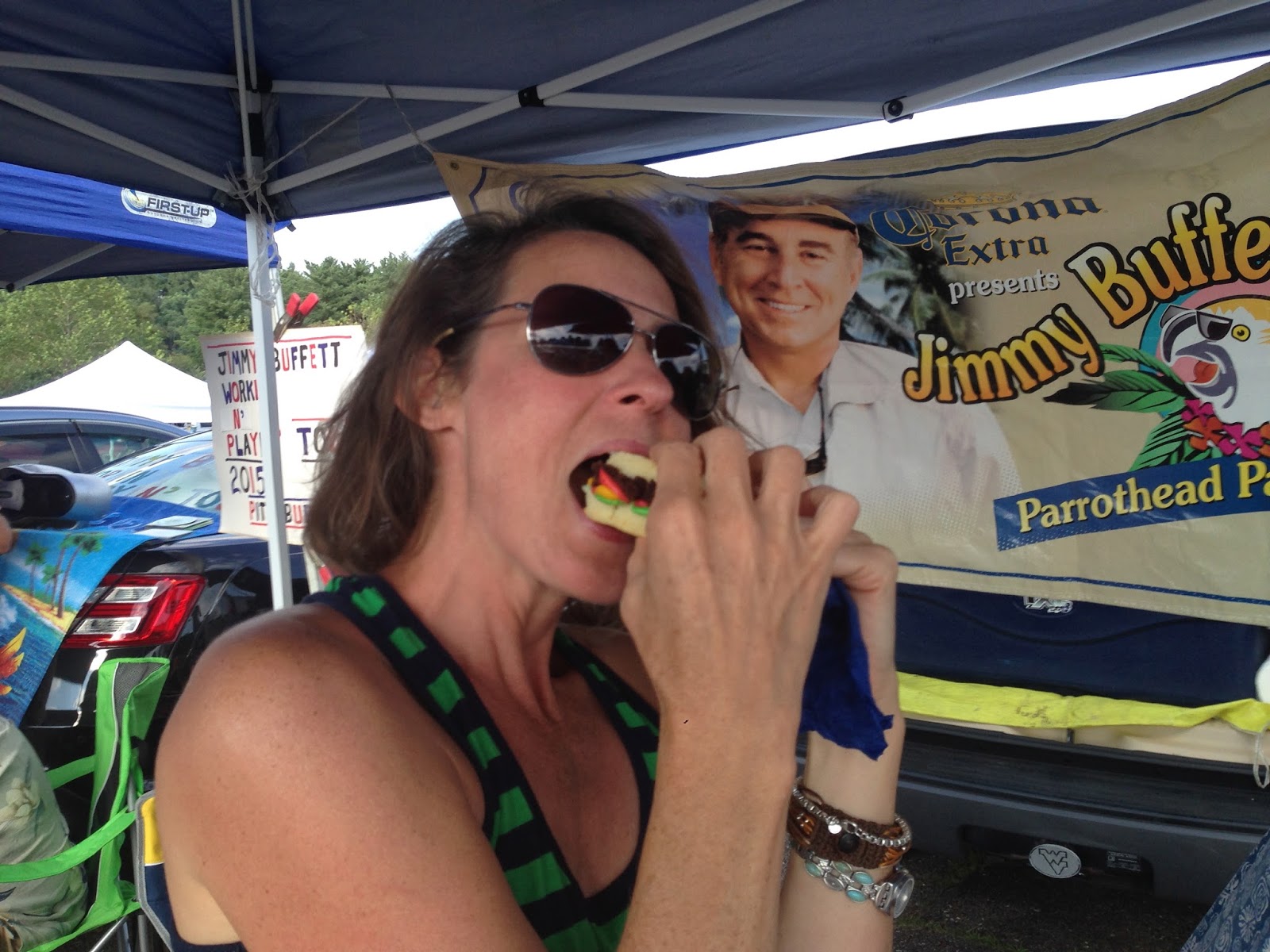 Hope Studios Cheeseburger in Paradise