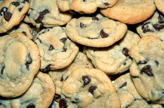 chewy-chocolate-chip-cookies.jpg
