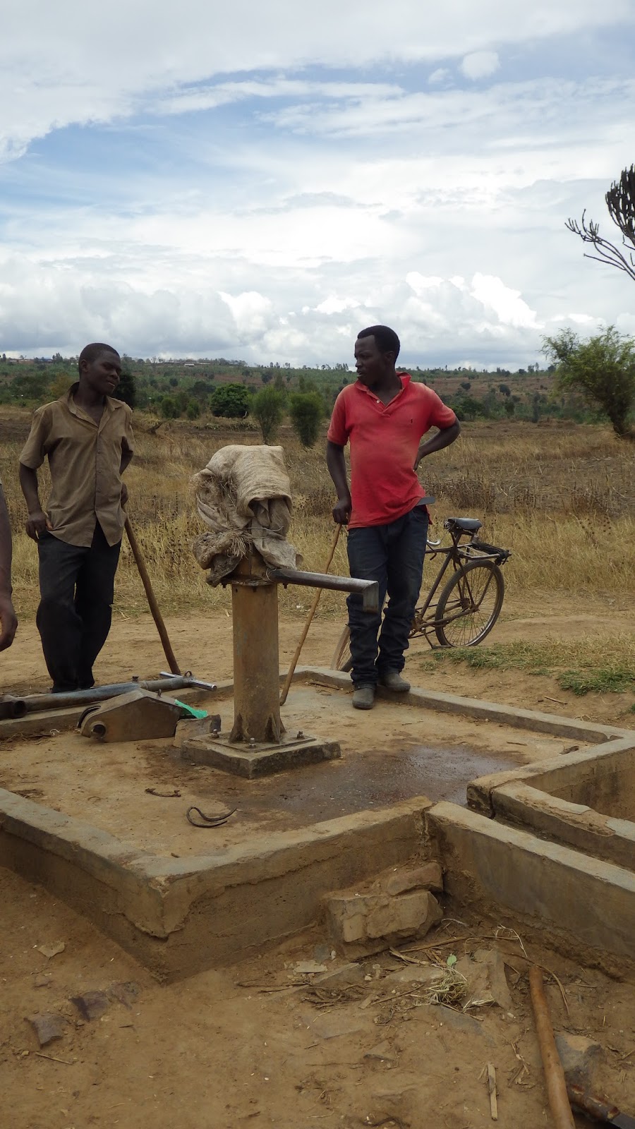 36歳 ルワンダでコミュニティー開発始めました 井戸修理の見学に行く