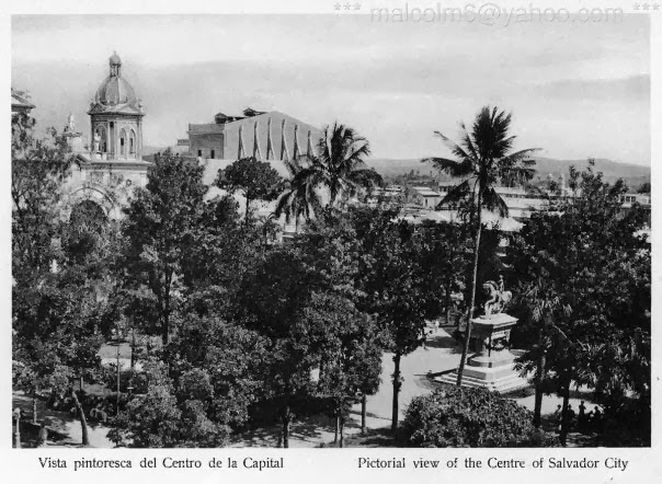 Plaza Barrios o Plaza Cívica frente a Catedral