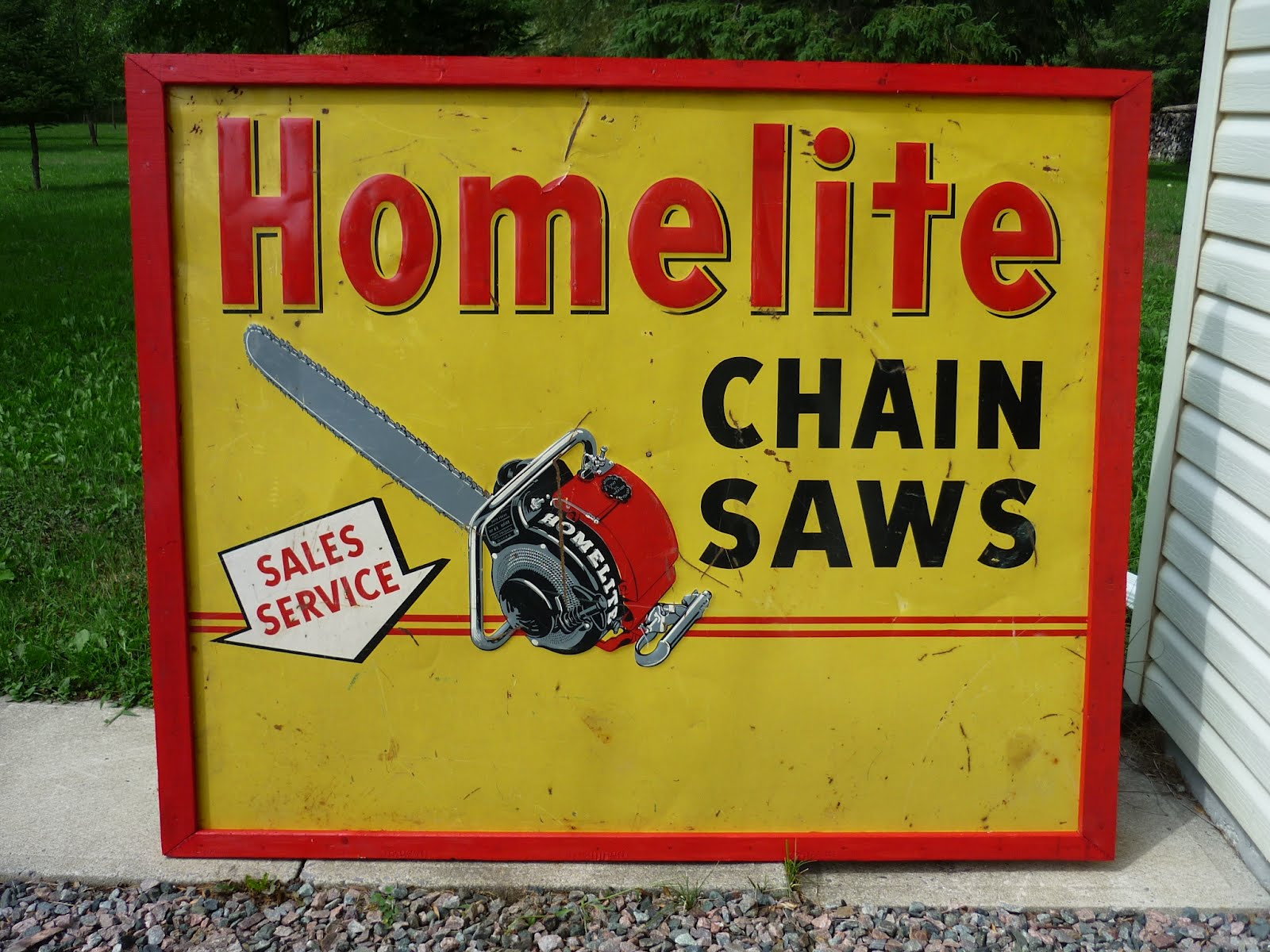 VINTAGE CHAINSAW COLLECTION CHAINSAW SIGNS COLLECTION. (PICTURES).
