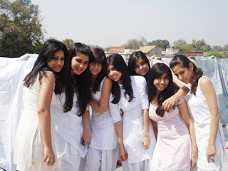 LUMS-university-girls-hot-and-sexy-color-day-photos-images-and-wallpapers
