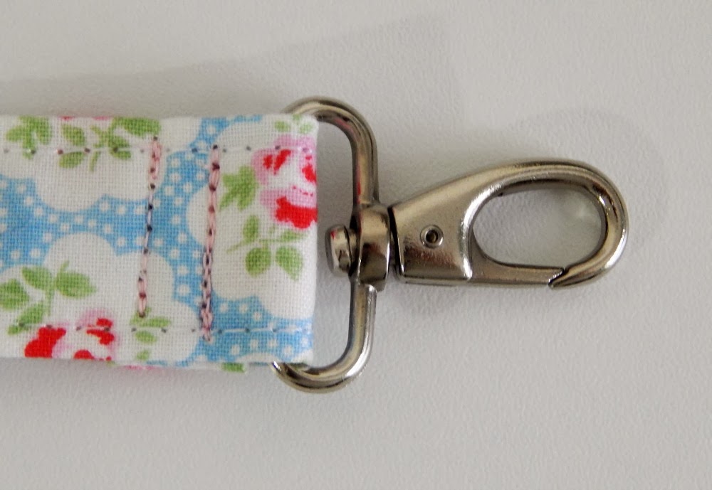 Mrs H - the blog: How to make an adjustable purse strap with two clip ends